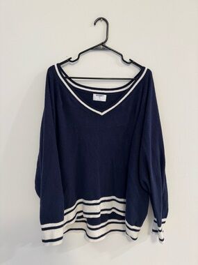 Old Navy Navy V-Neck Sweater with White Stripe Trim